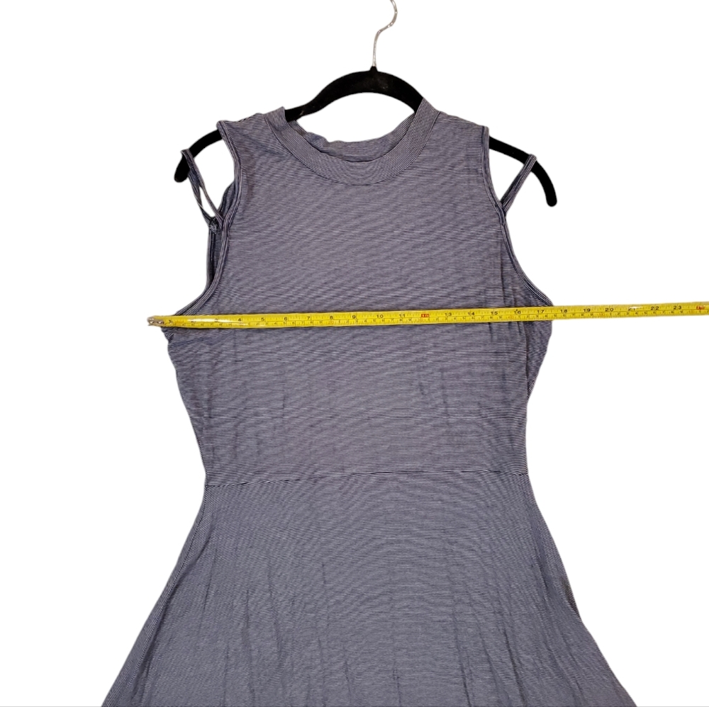Volcom Women's Open Arms Cold Shoulder Navy Stripe Dress Large - Picture 4 of 7